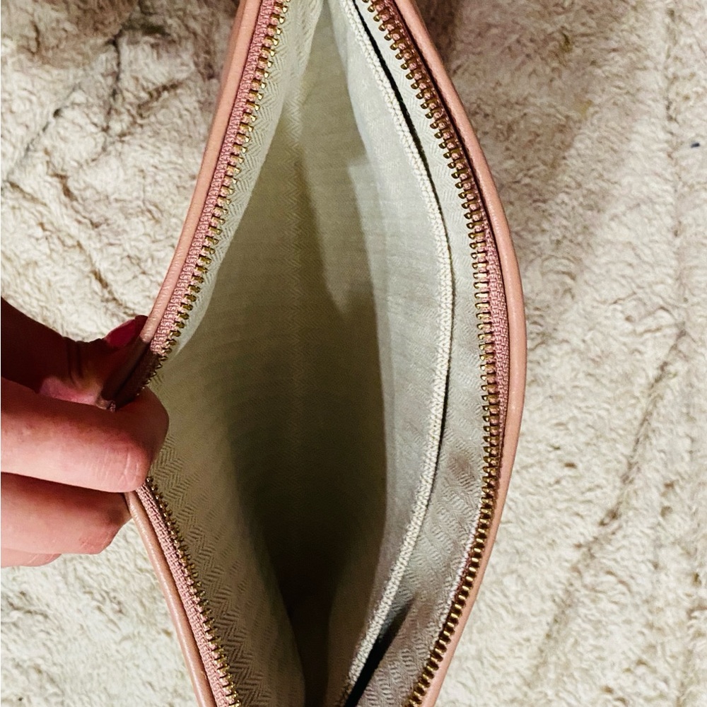 Tory Burch Fleming Quilted Large Wristlet Clutch – Pink - Picture 3 of 3